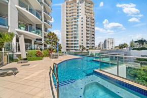 3 bedroom luxurious and spacious apartment one street away from beach